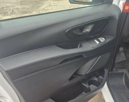 Белый Мерседес Вито, объемом двигателя 2 л и пробегом 310 тыс. км за 30900 $, фото 20 на Automoto.ua