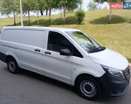 Белый Мерседес Вито, объемом двигателя 2 л и пробегом 225 тыс. км за 23950 $, фото 79 на Automoto.ua
