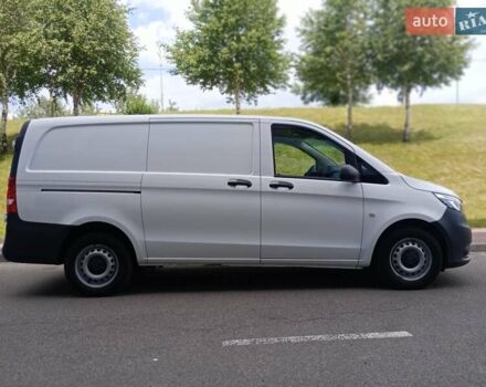 Белый Мерседес Вито, объемом двигателя 2 л и пробегом 225 тыс. км за 23950 $, фото 75 на Automoto.ua