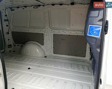 Белый Мерседес Вито, объемом двигателя 2 л и пробегом 225 тыс. км за 23950 $, фото 49 на Automoto.ua