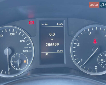 Белый Мерседес Вито, объемом двигателя 2.1 л и пробегом 256 тыс. км за 18900 $, фото 26 на Automoto.ua