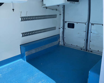 Белый Мерседес Вито, объемом двигателя 2.1 л и пробегом 256 тыс. км за 18900 $, фото 9 на Automoto.ua