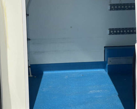 Белый Мерседес Вито, объемом двигателя 2.1 л и пробегом 256 тыс. км за 18900 $, фото 11 на Automoto.ua