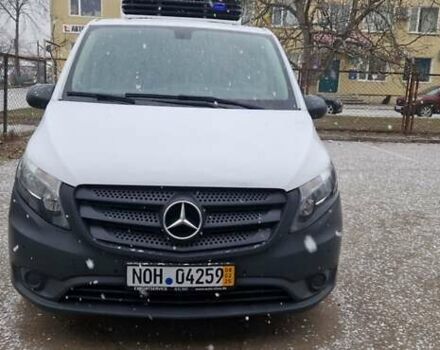 Белый Мерседес Вито, объемом двигателя 2.14 л и пробегом 440 тыс. км за 22300 $, фото 2 на Automoto.ua