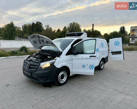 Белый Мерседес Вито, объемом двигателя 2.2 л и пробегом 235 тыс. км за 21800 $, фото 13 на Automoto.ua