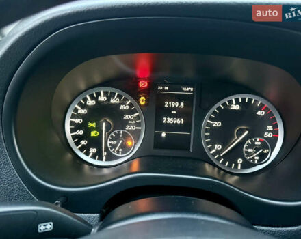 Белый Мерседес Вито, объемом двигателя 2.2 л и пробегом 235 тыс. км за 21800 $, фото 26 на Automoto.ua