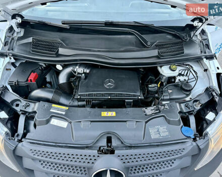 Белый Мерседес Вито, объемом двигателя 2.2 л и пробегом 235 тыс. км за 21800 $, фото 20 на Automoto.ua