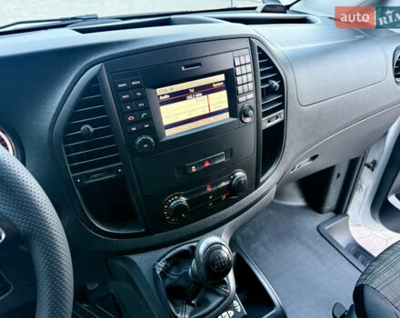 Белый Мерседес Вито, объемом двигателя 2.2 л и пробегом 235 тыс. км за 21800 $, фото 27 на Automoto.ua