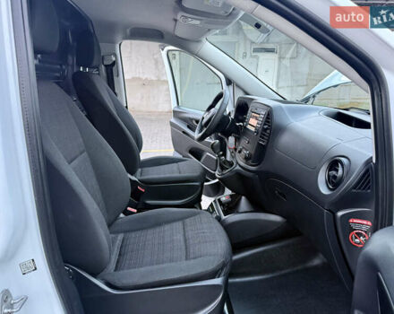 Белый Мерседес Вито, объемом двигателя 2.2 л и пробегом 235 тыс. км за 21800 $, фото 34 на Automoto.ua