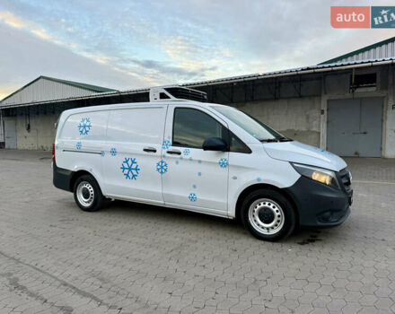 Белый Мерседес Вито, объемом двигателя 2.2 л и пробегом 235 тыс. км за 21800 $, фото 10 на Automoto.ua