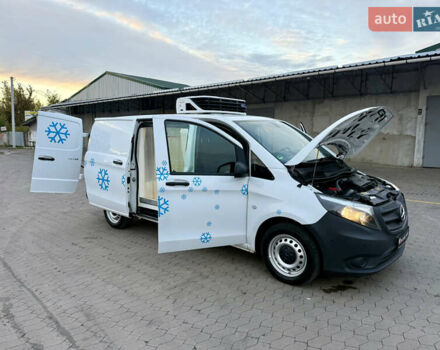 Белый Мерседес Вито, объемом двигателя 2.2 л и пробегом 235 тыс. км за 21800 $, фото 19 на Automoto.ua