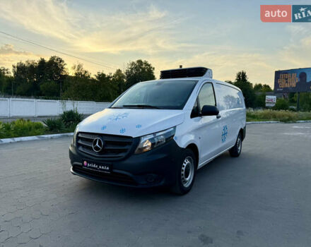 Білий Мерседес Віто, об'ємом двигуна 2.2 л та пробігом 225 тис. км за 22900 $, фото 1 на Automoto.ua