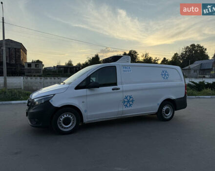 Білий Мерседес Віто, об'ємом двигуна 2.2 л та пробігом 225 тис. км за 22900 $, фото 3 на Automoto.ua