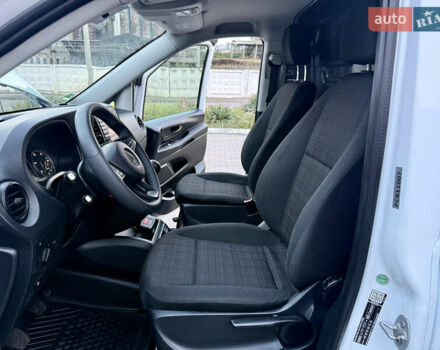 Белый Мерседес Вито, объемом двигателя 2.2 л и пробегом 235 тыс. км за 21800 $, фото 30 на Automoto.ua