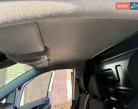 Білий Мерседес Віто, об'ємом двигуна 2.2 л та пробігом 180 тис. км за 24000 $, фото 6 на Automoto.ua