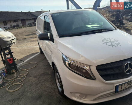 Білий Мерседес Віто, об'ємом двигуна 2.2 л та пробігом 180 тис. км за 24000 $, фото 1 на Automoto.ua