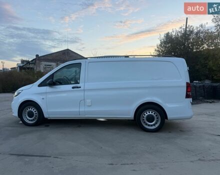 Белый Мерседес Вито, объемом двигателя 2 л и пробегом 152 тыс. км за 29900 $, фото 3 на Automoto.ua