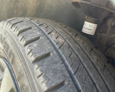 Белый Мерседес Вито, объемом двигателя 2.2 л и пробегом 585 тыс. км за 2597 $, фото 5 на Automoto.ua