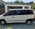 Белый Мерседес Вито, объемом двигателя 2.3 л и пробегом 532 тыс. км за 2800 $, фото 2 на Automoto.ua