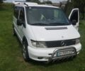 Белый Мерседес Вито, объемом двигателя 2.2 л и пробегом 442 тыс. км за 3800 $, фото 1 на Automoto.ua