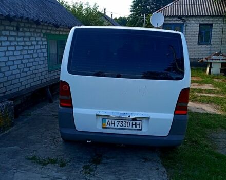 Белый Мерседес Вито, объемом двигателя 2.3 л и пробегом 300 тыс. км за 4600 $, фото 3 на Automoto.ua