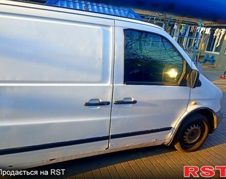 Білий Мерседес Віто, об'ємом двигуна 2.2 л та пробігом 350 тис. км за 2700 $, фото 7 на Automoto.ua