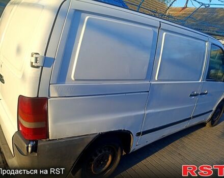 Білий Мерседес Віто, об'ємом двигуна 2.2 л та пробігом 350 тис. км за 2700 $, фото 6 на Automoto.ua