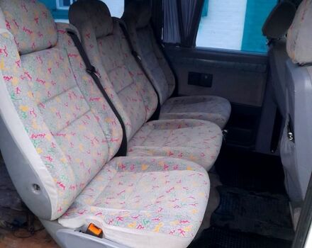Белый Мерседес Вито, объемом двигателя 2.3 л и пробегом 405 тыс. км за 4500 $, фото 7 на Automoto.ua