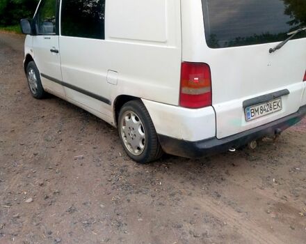 Белый Мерседес Вито, объемом двигателя 2.2 л и пробегом 399 тыс. км за 5000 $, фото 3 на Automoto.ua