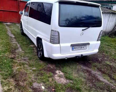 Белый Мерседес Вито, объемом двигателя 2.3 л и пробегом 405 тыс. км за 4500 $, фото 4 на Automoto.ua