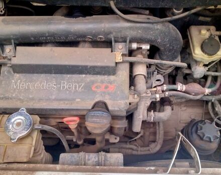 Белый Мерседес Вито, объемом двигателя 2.2 л и пробегом 399 тыс. км за 5000 $, фото 7 на Automoto.ua