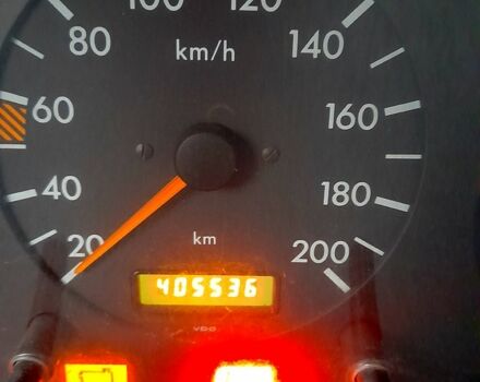 Белый Мерседес Вито, объемом двигателя 2.3 л и пробегом 405 тыс. км за 4500 $, фото 10 на Automoto.ua