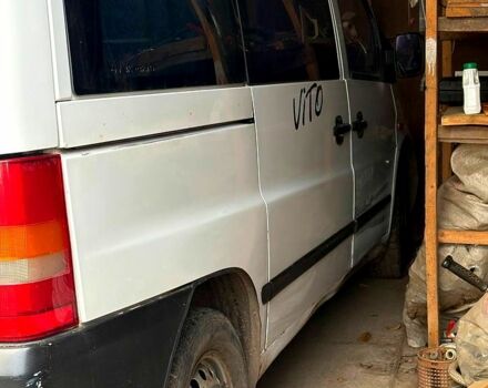 Белый Мерседес Вито, объемом двигателя 2.2 л и пробегом 370 тыс. км за 4500 $, фото 1 на Automoto.ua