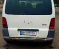 Белый Мерседес Вито, объемом двигателя 2.2 л и пробегом 300 тыс. км за 3000 $, фото 2 на Automoto.ua