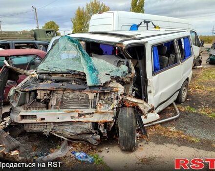 Білий Мерседес Віто, об'ємом двигуна 2.2 л та пробігом 1 тис. км за 1100 $, фото 3 на Automoto.ua