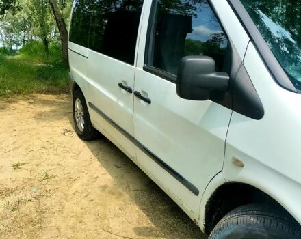 Белый Мерседес Вито, объемом двигателя 2.1 л и пробегом 69 тыс. км за 4200 $, фото 1 на Automoto.ua