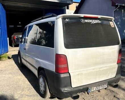 Белый Мерседес Вито, объемом двигателя 2.2 л и пробегом 400 тыс. км за 5500 $, фото 2 на Automoto.ua