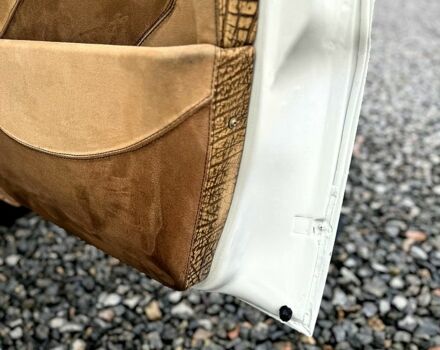 Белый Мерседес Вито, объемом двигателя 2.2 л и пробегом 375 тыс. км за 6000 $, фото 9 на Automoto.ua