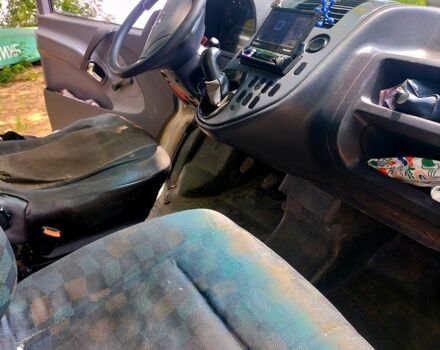 Белый Мерседес Вито, объемом двигателя 2.1 л и пробегом 69 тыс. км за 4200 $, фото 3 на Automoto.ua