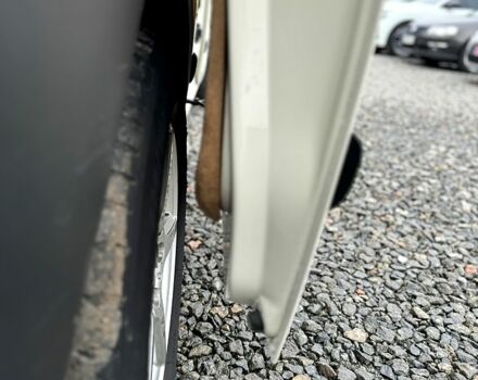 Белый Мерседес Вито, объемом двигателя 2.2 л и пробегом 375 тыс. км за 6000 $, фото 12 на Automoto.ua