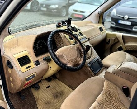 Белый Мерседес Вито, объемом двигателя 2.2 л и пробегом 375 тыс. км за 6000 $, фото 4 на Automoto.ua