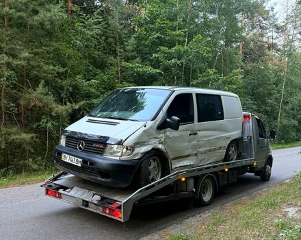 Белый Мерседес Вито, объемом двигателя 2.1 л и пробегом 360 тыс. км за 1750 $, фото 4 на Automoto.ua