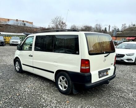 Белый Мерседес Вито, объемом двигателя 2.2 л и пробегом 375 тыс. км за 6000 $, фото 2 на Automoto.ua