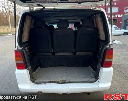 Белый Мерседес Вито, объемом двигателя 2.1 л и пробегом 357 тыс. км за 5500 $, фото 11 на Automoto.ua