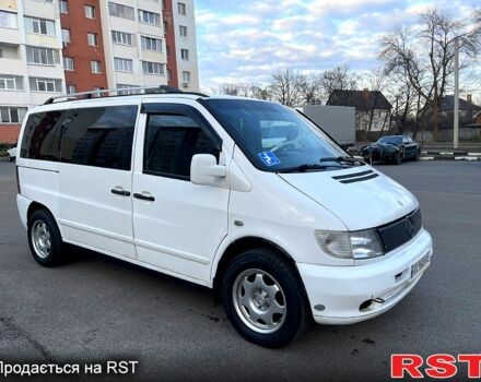 Белый Мерседес Вито, объемом двигателя 2.1 л и пробегом 357 тыс. км за 5500 $, фото 2 на Automoto.ua