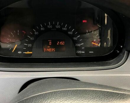 Белый Мерседес Вито, объемом двигателя 2.1 л и пробегом 314 тыс. км за 7200 $, фото 3 на Automoto.ua