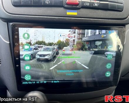 Мерседес Вито 2004 в Киеве на Automoto.ua Белый Мерседес Вито, объемом двигателя 2.1 л и пробегом 453 тыс. км за 5500 $, фото 5 на Automoto.ua