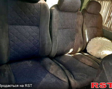 Белый Мерседес Вито, объемом двигателя 2.1 л и пробегом 372 тыс. км за 7100 $, фото 1 на Automoto.ua