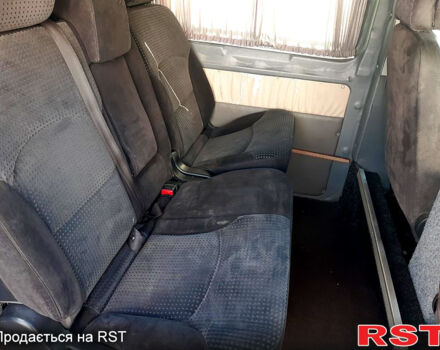 Белый Мерседес Вито, объемом двигателя 2.1 л и пробегом 372 тыс. км за 7100 $, фото 3 на Automoto.ua