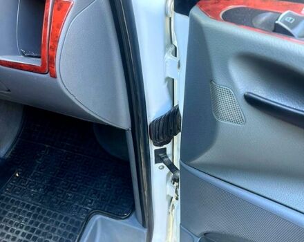 Мерседес Вито 2006 в Одессе на Automoto.ua Белый Мерседес Вито, объемом двигателя 2.1 л и пробегом 330 тыс. км за 8500 $, фото 8 на Automoto.ua